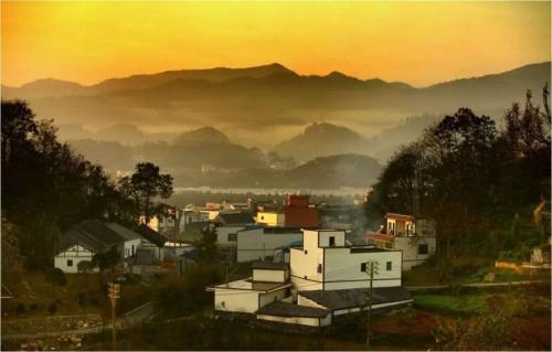 青島光電顯示新材料產業園首個項目投產